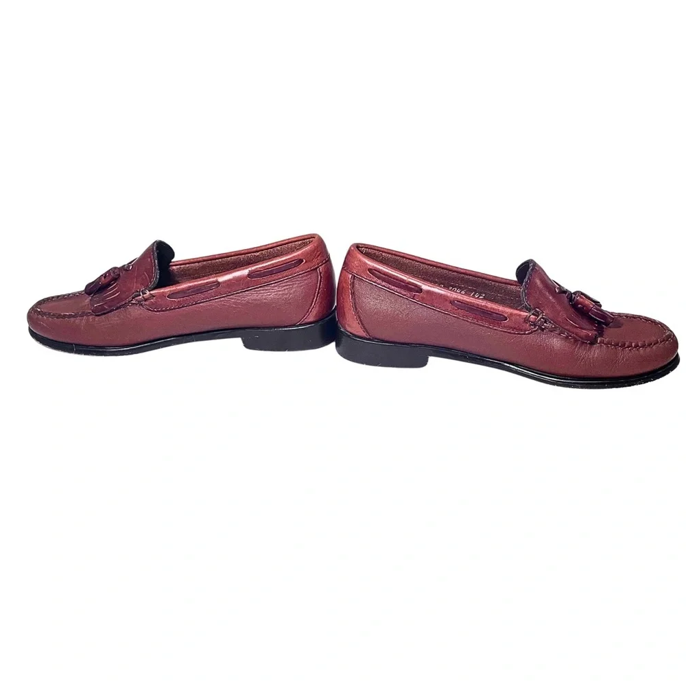 G.H. Bass & Co. | VTG Women's Brown Burgundy Tassel Kiltie Leather Loafers 5.5